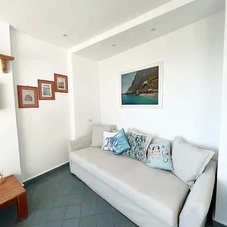 度假居 Magic House On The 卡普里