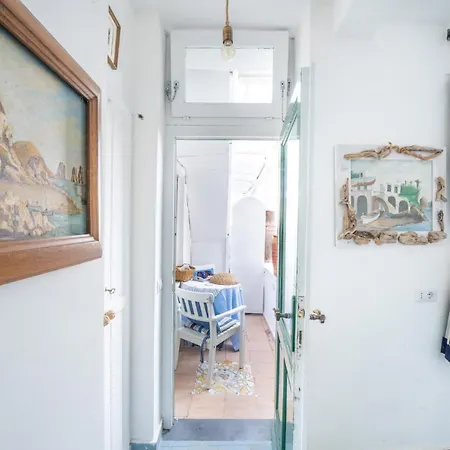 度假居 Magic House On The 卡普里