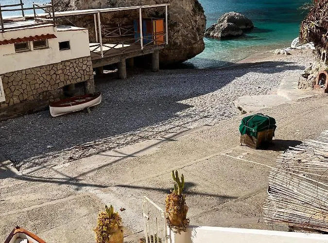 Vakantiehuis Magic House On The *