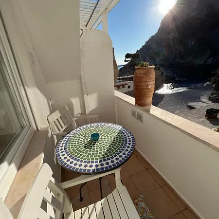 بيت للعطل Magic House On The