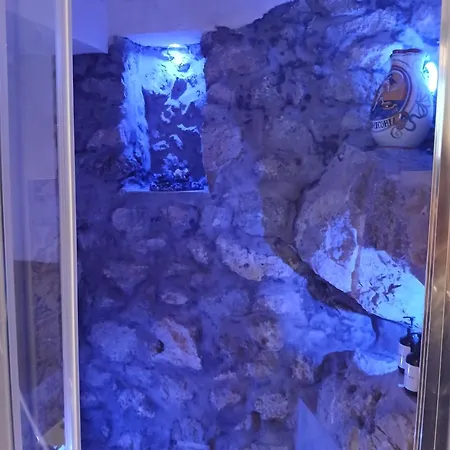 Magic House On The קאפרי