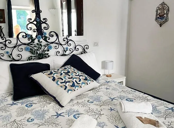 Magic House On The * Capri