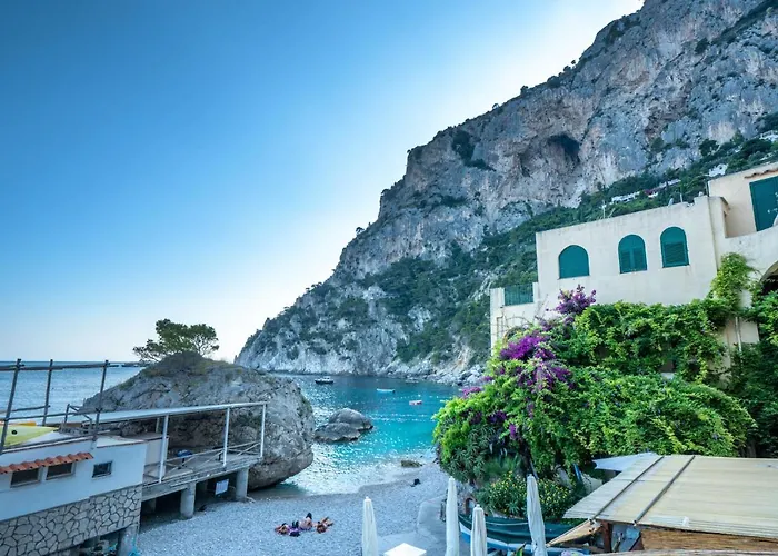 Magic House On The * カプリ